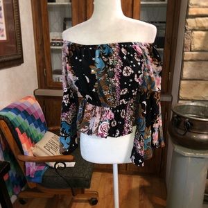 COPY - JAASE SIZE LARGE ON/OFF SHOULDER BLACK MULTICOLORED MULTI PATTERNED CROP